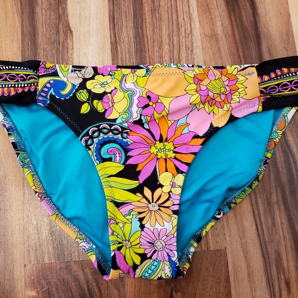 Trina Turk Monaco 2 pc Bikini Swimsuit - Picture 13 of 16